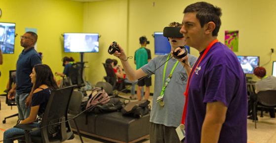 DUKE-RICE Tip students in VR Lab